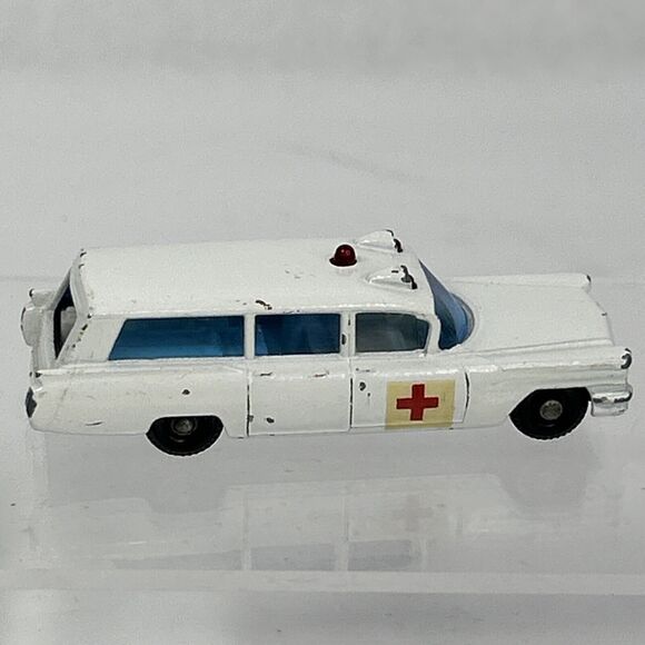 Matchbox Lesney NO. 54 S & S Cadillac Ambulance Superfast White - Picture 4 of 8